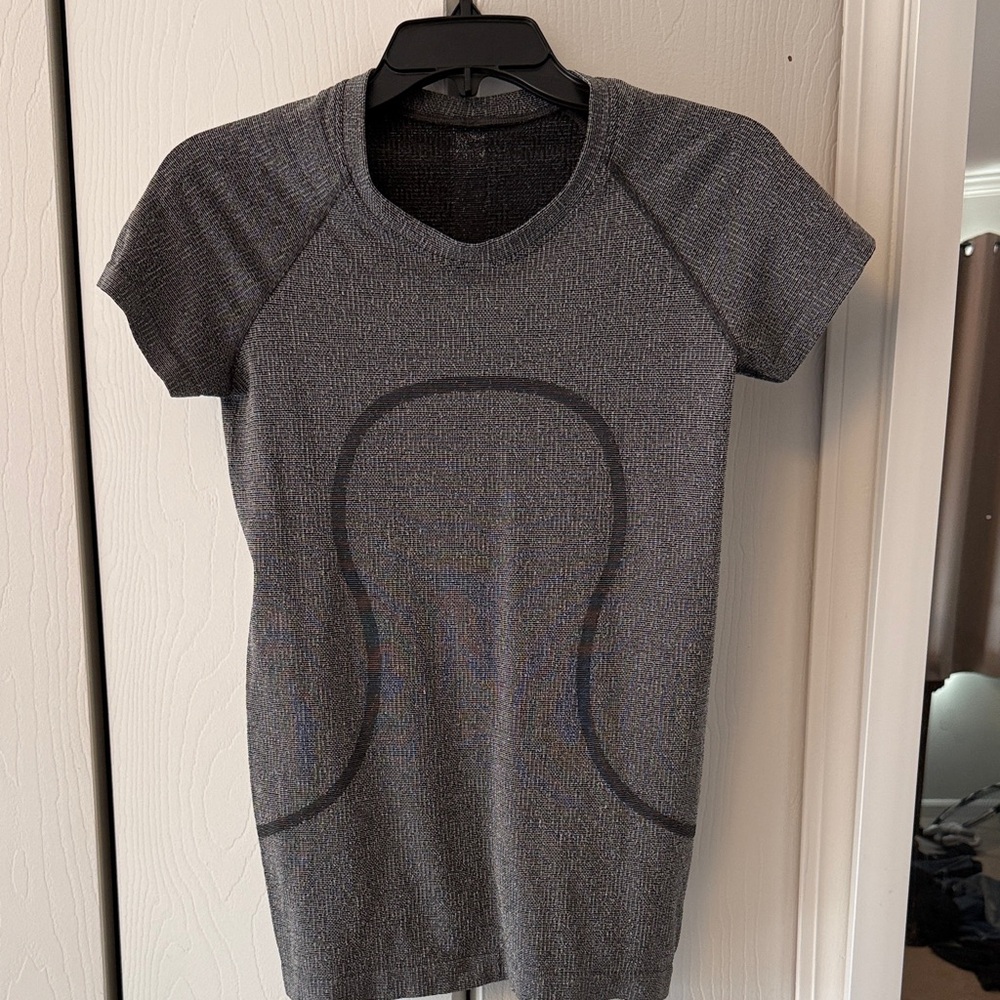 Lululemon top in pixel black with sparkle